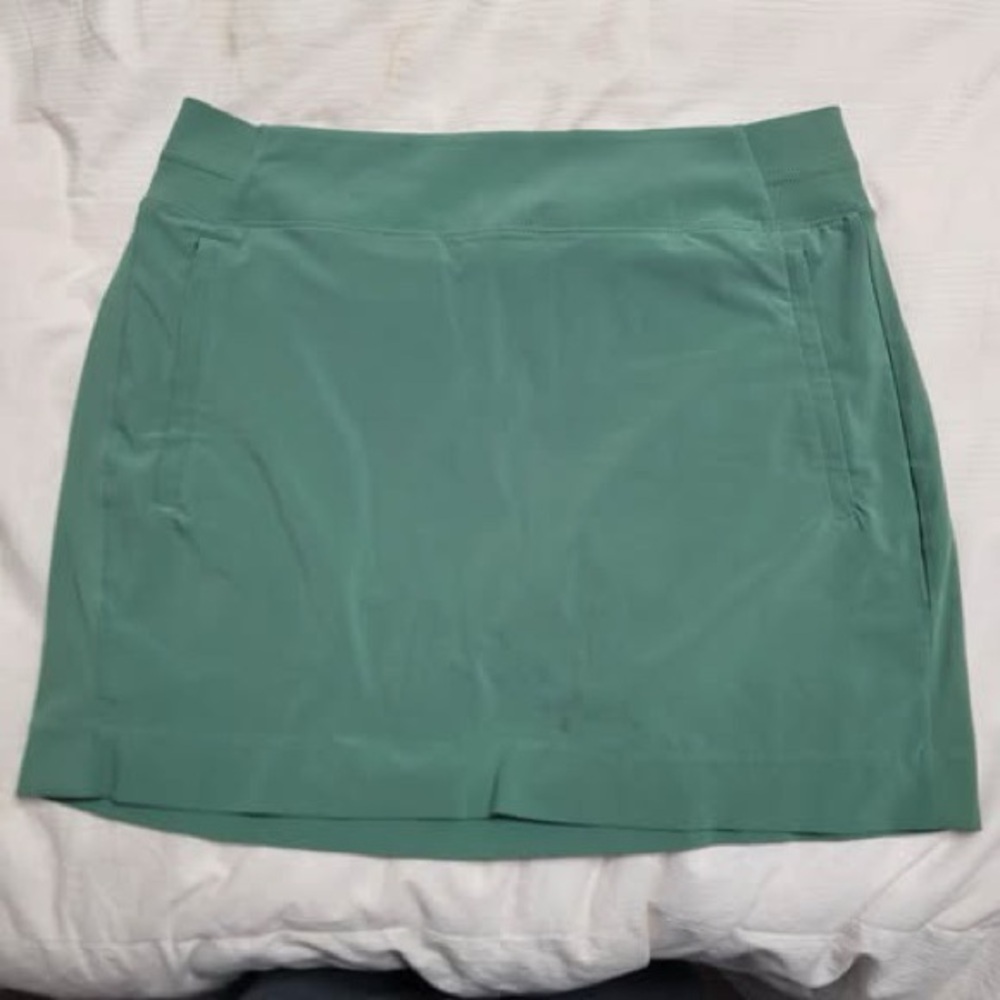 Athleta Green Women’s Skort size 12
